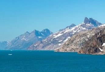 Navigation dans le passage Prince Christian Sund (Groenland)