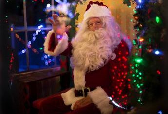 ÖJEBY KYRKSTAD ET LA RENCONTRE AVEC LE PÈRE NOEL