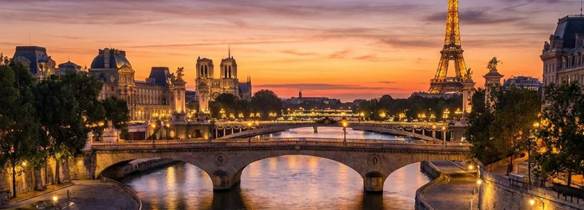 "Paris s'illumine, la Seine s'anime"