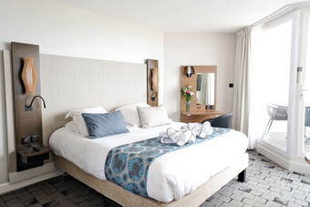 CHAMBRE CLASSIQUE CÔTÉ PORT / PISCINE